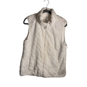 Time And Tru Women’s White Quilted  Faux Fur Vest Size 16-18.  Zipper Front